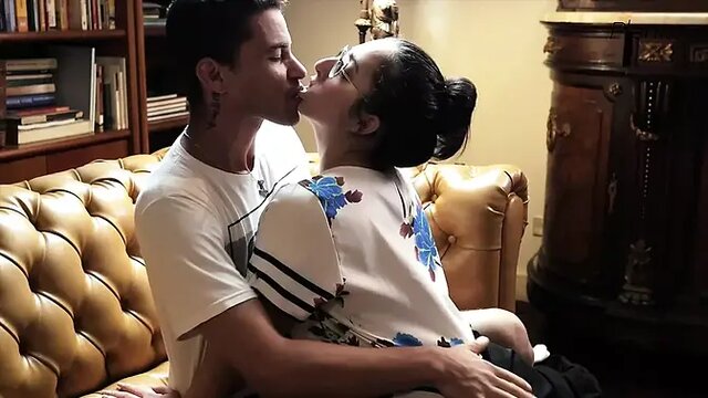 Hot 18yo Brazilian Latina Lis Del Castilho Helps Huge Cock Patient