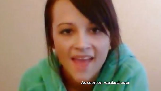 Amateur Bitch Shows Her Cunt Amateur Bitch Shows Her Cunt