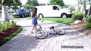 Anteprima Del Video: Tettona Asiatica Pagata Per Un Pompino