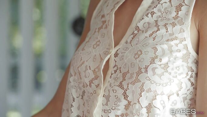 Long Haired Babe Eager To Play Dirty Long Haired Babe Eager To Play Dirty