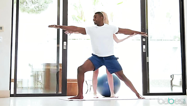 Sporty Black Stud Gets Such A Nice Blowjob By Sporty Blonde Babe Anny Aurora