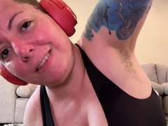 NIKKISFETISHES Sweaty Stepmom NIKKISFETISHES Sweaty Stepmom