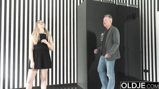 Real Estate Agent Fucks His Client For Less Money Pussy Fuck Blowjob Xxx