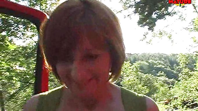 Mature Slut Giving Blowjob Outdoor Mature Slut Giving Blowjob Outdoor