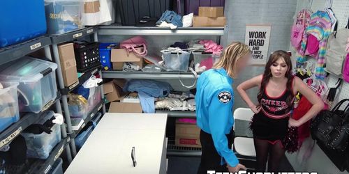 Cheerleader Alex Blake Sucks The Guard After Hiding Gloss In Her Cunt Cheerleader Alex Blake Sucks The Guard After Hiding Gloss In Her Cunt