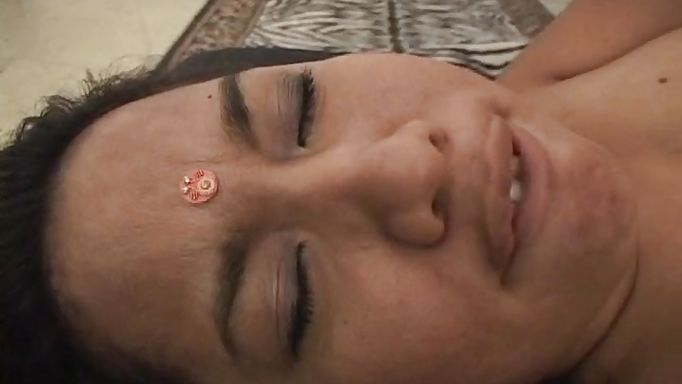 Trying New Poses With Indian Slut Trying New Poses With Indian Slut