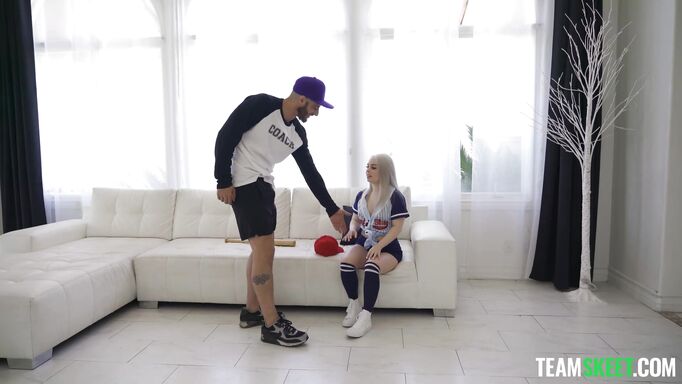 Slutty Blonde Knows How To Keep Her Bf Happy! Slutty Blonde Knows How To Keep Her Bf Happy!