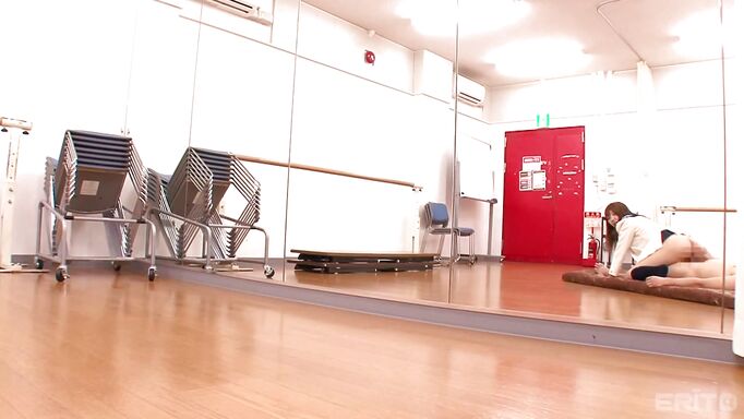 Her First Experience With A Mammoth Dick Her First Experience With A Mammoth Dick