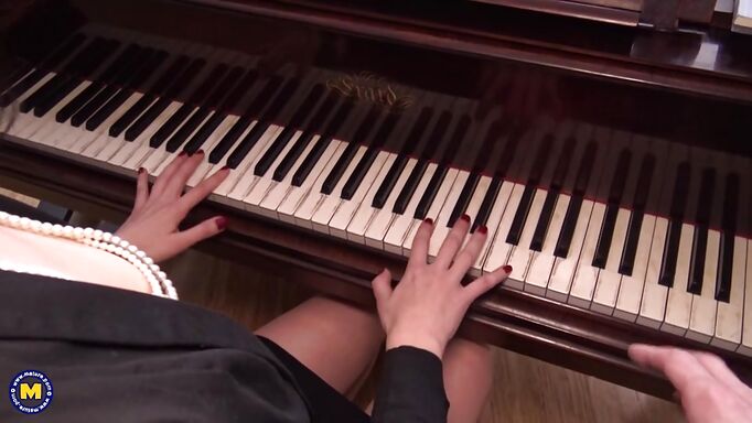 Camille's Piano Student Wants Private Hand Help Camille's Piano Student Wants Private Hand Help