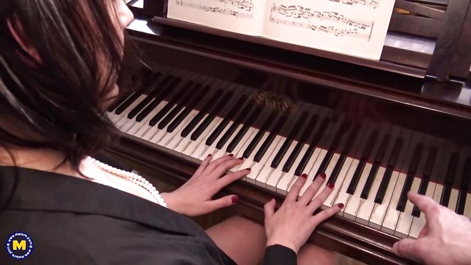 Camille's Piano Student Wants Private Hand Help Camille's Piano Student Wants Private Hand Help