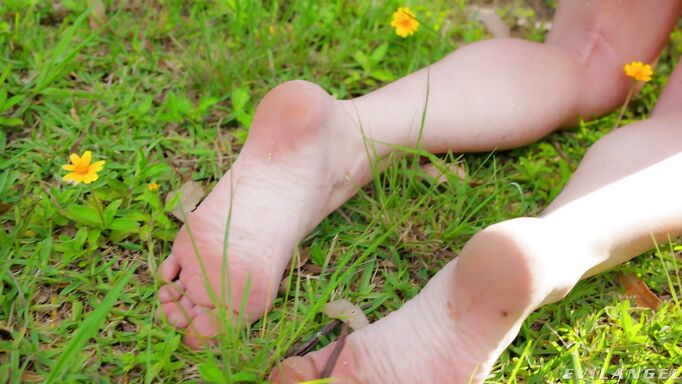 Busty Brunette In Fairy Outfit Banged Outdoors @ Secret Crush Busty Brunette In Fairy Outfit Banged Outdoors @ Secret Crush