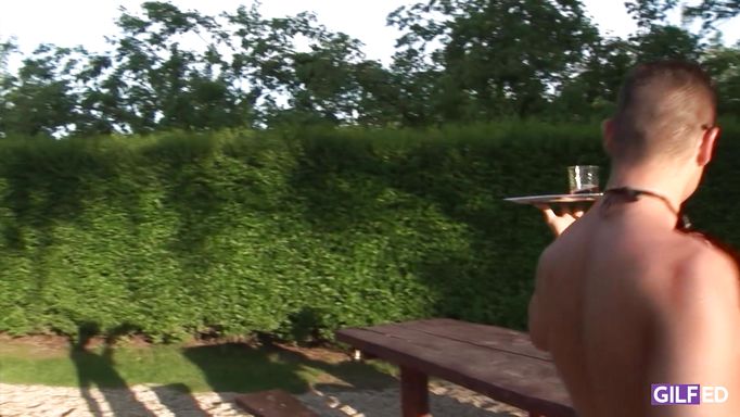 The Confident Man Impresses His Sexy Neighbor The Confident Man Impresses His Sexy Neighbor