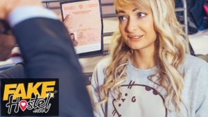 Property Sex Gorgeous Petite Babe Fucks Hardcore On A Bed