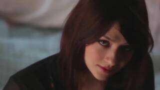 Solo Teen Cassie Laine Plays With Her Clit Babes