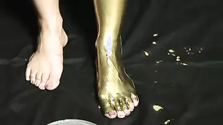 Beautiful Naked Japanese Paints Herself With Golden Color