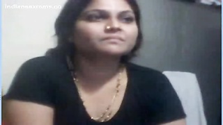 Desi Aunty Nude On Webcam Displaying Her Large Tits & Cootchie Mms Desi Aunty Nude On Webcam Displaying Her Large Tits & Cootchie Mms