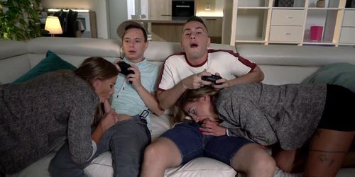 Double Play With No Interruptions (Eveline Dellai, Silvia Dellai) Double Play With No Interruptions (Eveline Dellai, Silvia Dellai)