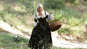 Medieval Hottie Shayla La Veaux Banged Well Outdoors Medieval Hottie Shayla La Veaux Banged Well Outdoors