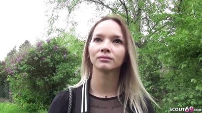 GERMAN SCOUT DEUTSCHE MONIKA IN BERLIN NACH STREET CASTING GEFICKT Casting