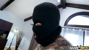 Osa Lovely Fucks A Robber