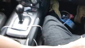 GIVING HEAD And Handjob In Car GIVING HEAD And Handjob In Car