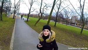 Picked Up Outdoors Chick Eva Elfie Gives A Stranger A Good Blowjob