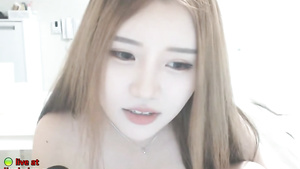Korean GIVING HEAD Large Breasted Young Cutie Webcam Show Onanism