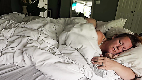 Horny Man Woke Up His Curvy Bosomy MILF Wife For Hot Sex & Fucked Her Up To The Climax Horny Man Woke Up His Curvy Bosomy MILF Wife For Hot Sex & Fucked Her Up To The Climax