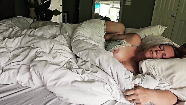 Horny Man Woke Up His Curvy Bosomy MILF Wife For Hot Sex & Fucked Her Up To The Climax Horny Man Woke Up His Curvy Bosomy MILF Wife For Hot Sex & Fucked Her Up To The Climax