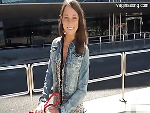 Cute Girl Fuck In Car