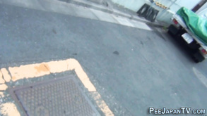 Japanese Ladies Urinating Japanese Ladies Urinating