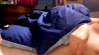 Brush Teen Masturbating Bate